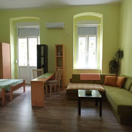Apartment Kiki Novi Sad Exterior foto